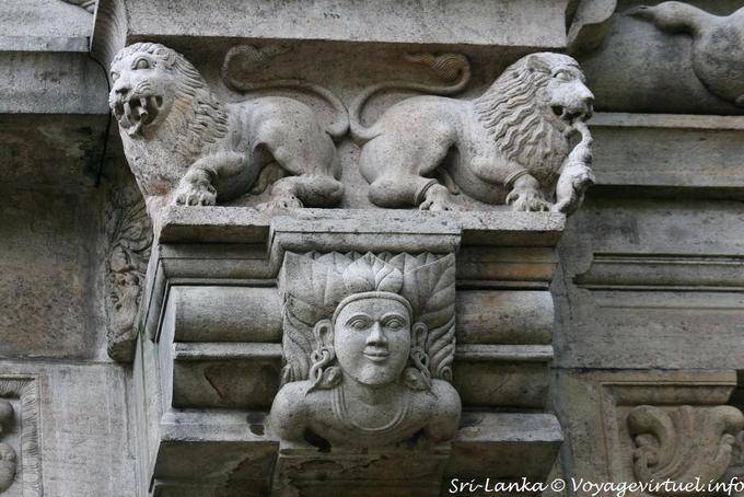 Tallado leones Pareja, Templo del Diente de Buda, Kandy - Ceilan Sri Lanka