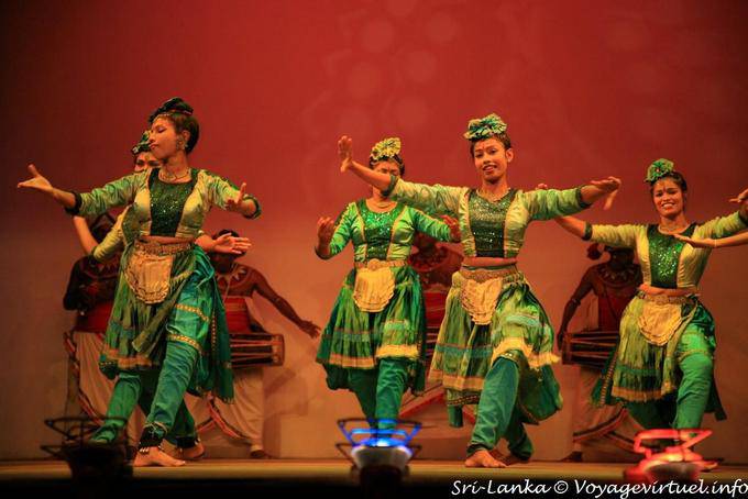 Kandienne espectáculo de danza folclórica, Kandy - Ceilan Sri Lanka