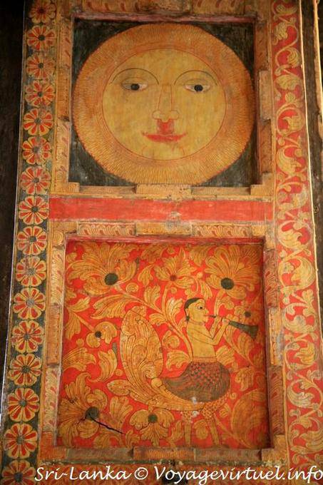 Puerta pintada decorativo, Sri Gadaladeniya templo, Kandy - Ceilan Sri Lanka