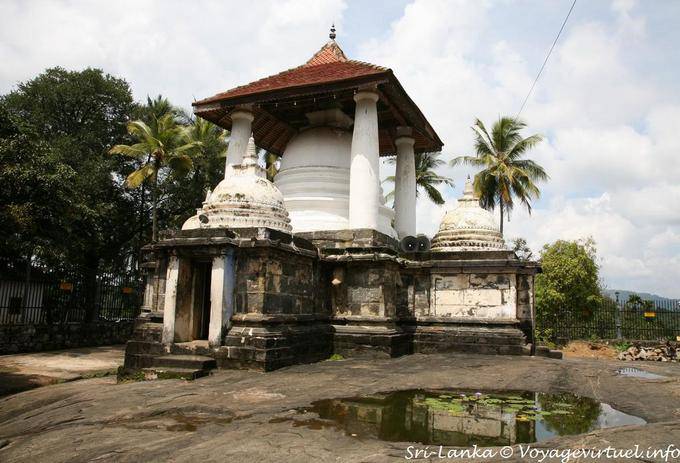 El templo Gadaladeniya, Pilimatalawa, Kandy - Ceilan Sri Lanka