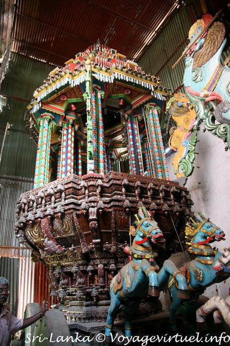 Flotador para las procesiones, Muthumariamman Devasthanam, Matale - Ceilan Sri Lanka