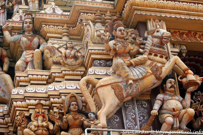 Caballo Divinidad la torre del templo hindú Matale - Ceilan Sri Lanka