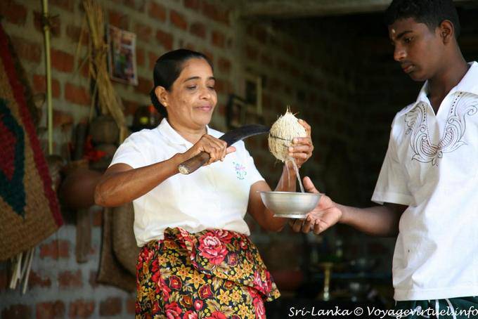 Taza de nueces a beber leche de coco, Nalanda - Ceilan Sri Lanka