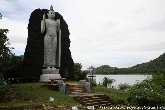 Buda Polonnaruwa lago - Ceilan Sri Lanka