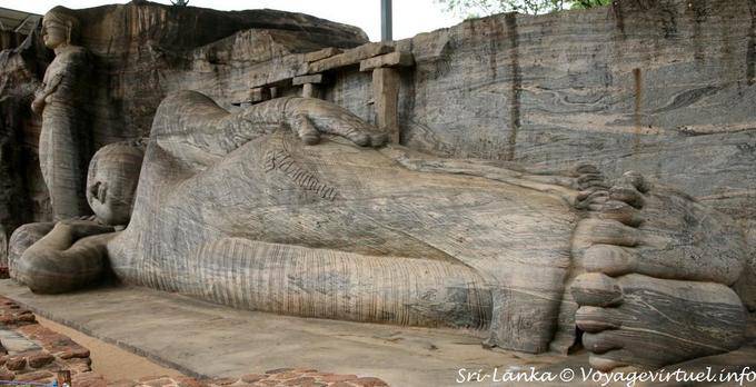 Buda reclinado estatua - 46 pies de longitud, Kalu Gal Vihara, Polonnaruwa - Ceilan Sri Lanka
