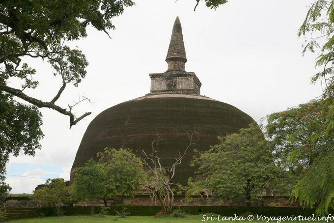 Rankot Vihara Stupa construida en aproximadamente 1190 Nissanka Malla, Polonnaruwa - Ceilan Sri Lanka