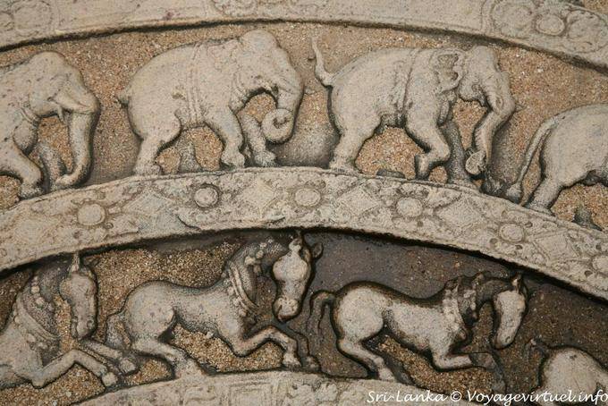 Detalles luna piedra o Pahana sandakada, Vatadage, Polonnaruwa - Ceilan Sri Lanka