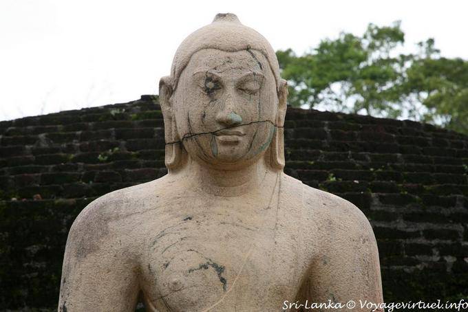 Busto de un Buda de la plataforma superior Vatadage, Polonnaruwa - Ceilan Sri Lanka