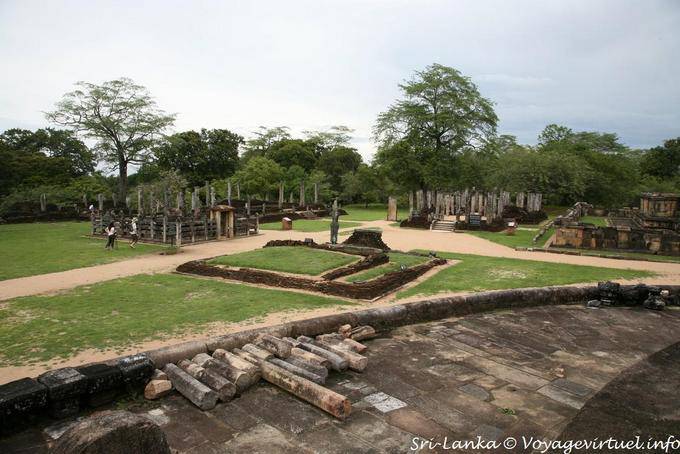 Panorama Dalada Maluva visto desde el Vatadage, Polonnaruwa - Ceilan Sri Lanka