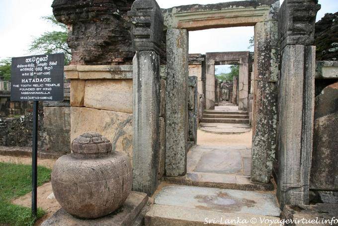 Hatadage templo, el santuario sagrado de la deuda y Bol, Polonnaruwa - Ceilan Sri Lanka