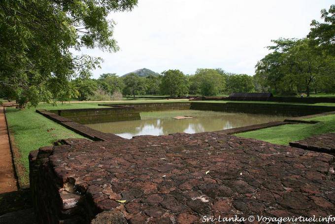 Almohadilla de Cuenca en los jardines de Sigiriya - Ceilan Sri Lanka