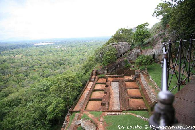 Jardín con terrazas en las estribaciones del monte Sigiriya - Ceilan Sri Lanka