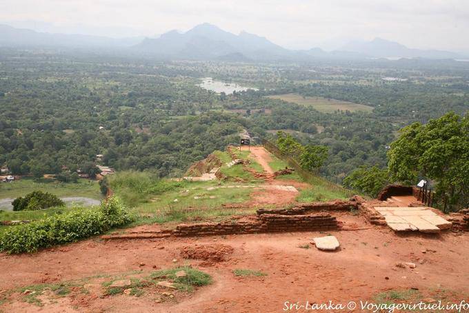 Panorama del pico masivo de Adán, Sigiriya Monte - Ceilan Sri Lanka