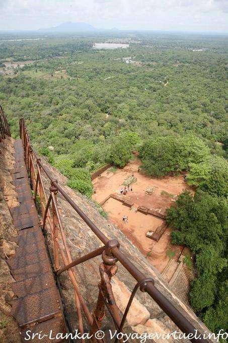 Los pasos vértigo, 1232 escaleras para llegar a la cima, Sigiriya - Ceilan Sri Lanka