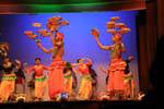 Apoteosis de la danza acompañada de malabares, Kandy, Ceilan Sri Lanka.