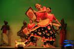 Sonrisa para Goyam käpīma (danza de la cosecha), Kandy, Ceilan Sri Lanka.