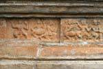 Relieves Friso en Vijayantha Prasada, Gadaladeniya templo, Kandy, Ceilan Sri Lanka.