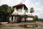 El templo Gadaladeniya, Pilimatalawa, Kandy, Ceilan Sri Lanka.