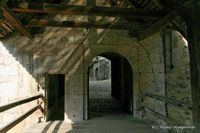 Entrada poterna, Castillo de Chillon, Montreux - Suiza
