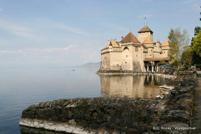 Vista del Castillo de Chillon Sitio - Suiza