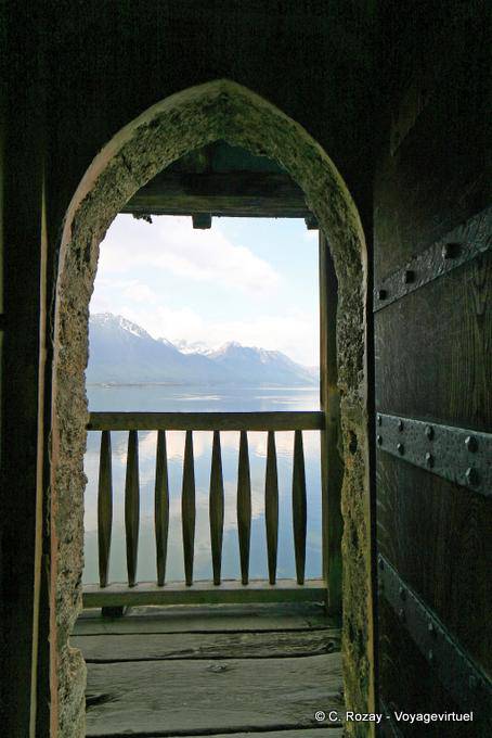 Balcón en el lago, el castillo de Chillon - Suiza