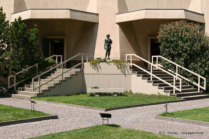 Parte trasera del edificio de la Fundación Gianadda - Suiza