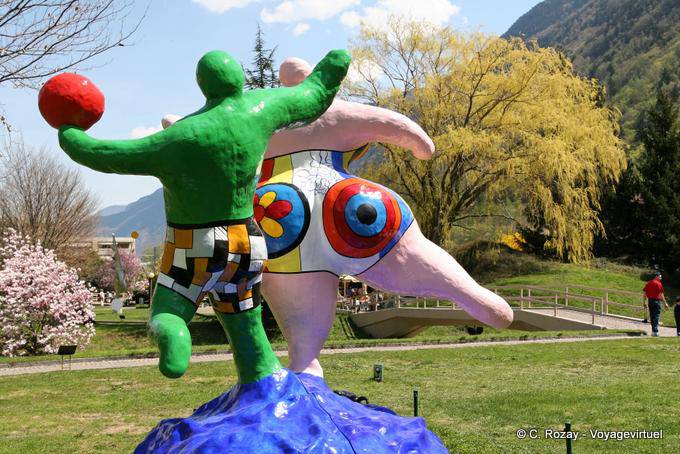 Niki de Saint Phalle, otra vista de bañistas, Martigny, fundación Gianadda - Suiza