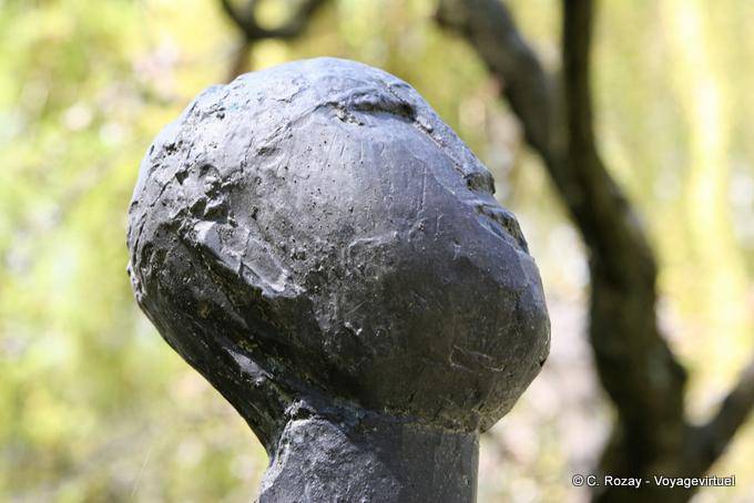 El jefe de Giacometti escultura de Onno de Wit, Gianadda - Suiza