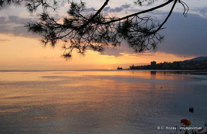 Ráfagas en el lago al atardecer, Montreux - Suiza