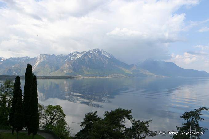 Lago de Ginebra de las flores muelle, Montreux - Suiza