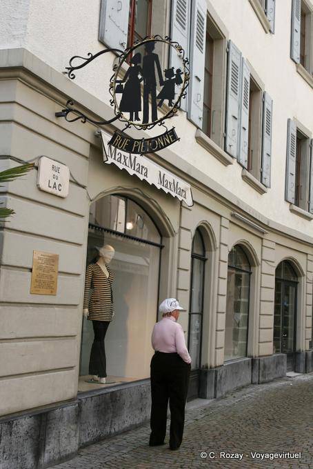 De compras en la rue du Lac, Vevey - Suiza