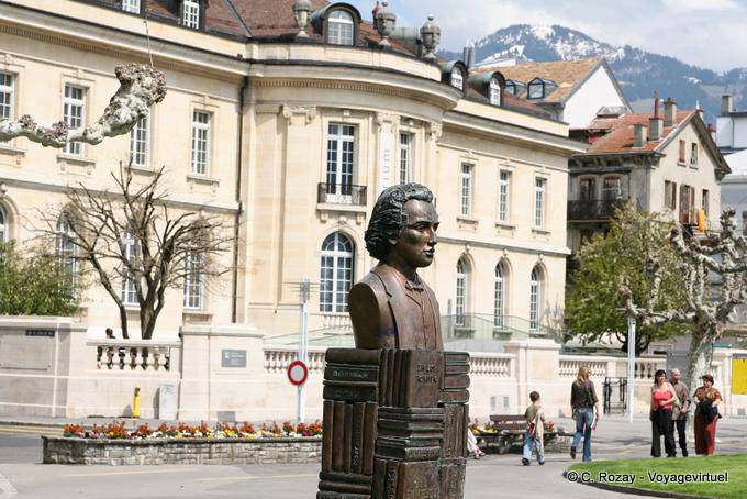 Busto de bronce de Mihai Eminescu, obra de Andreia Bove Năstăsescu, Vevey - Suiza