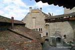 Techos, pasarela, el Castillo de Chillon, Montreux, Suiza.