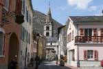 La iglesia de Martigny vista desde la calle, Suiza.