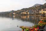 Panorama de Montreux de las flores del muelle, Suiza.