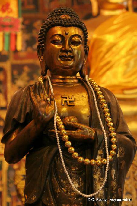 Buda en la cruz gamada, Wat Choeng Phanan, Ayutthaya - Tailandia