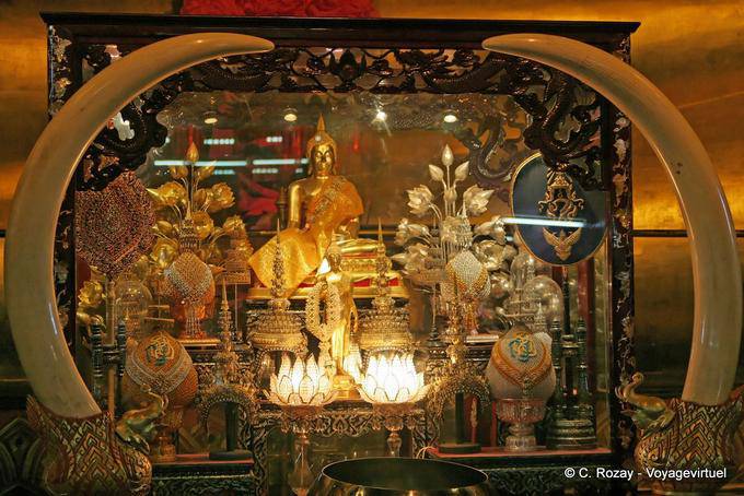 La riqueza en colmillos de marfil, Wat Choeng Phanan, Ayutthaya - Tailandia