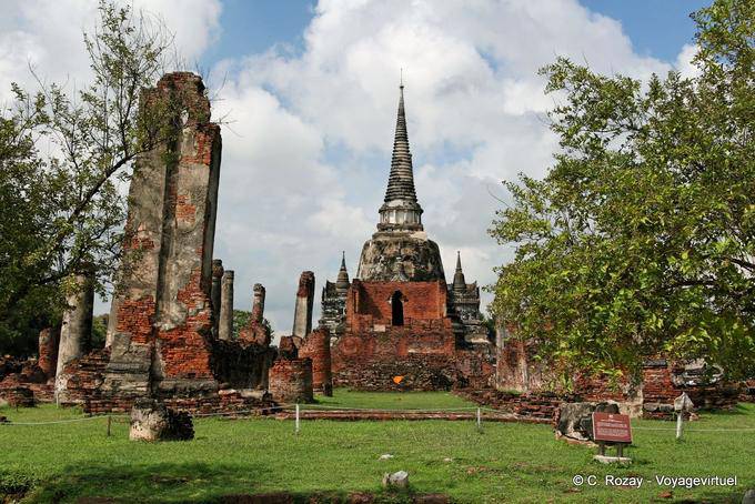 Claustro en ruinas, Wat Phra Sri Samphet, Ayutthaya - Tailandia