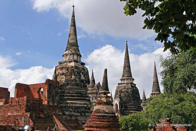 Rodeada flechas chedi, Wat Phra Sri Samphet, Ayutthaya - Tailandia