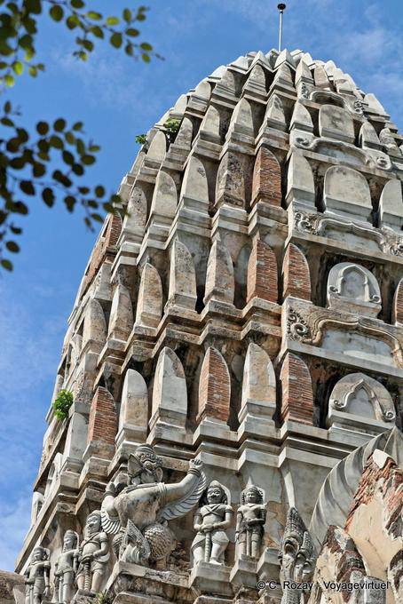 Detalle de los principales Prang, Wat Raj Burana, Ayutthaya - Tailandia