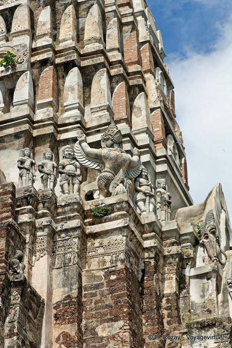 Garudas en Prang, Wat Raj Burana, Ayutthaya - Tailandia