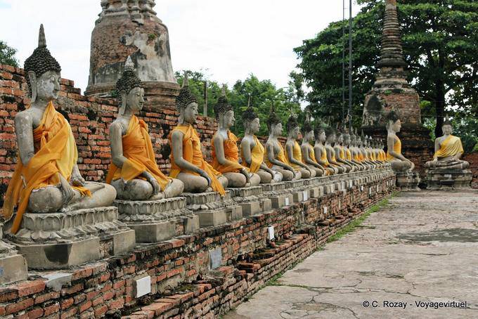 Alineación de Budas sentados, Wat Yai Chai Mongkol, Ayutthaya - Tailandia