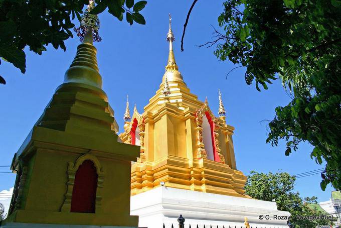 Stupa renovado Wat Sri Gerd, Templo Chiang Mai - Tailandia