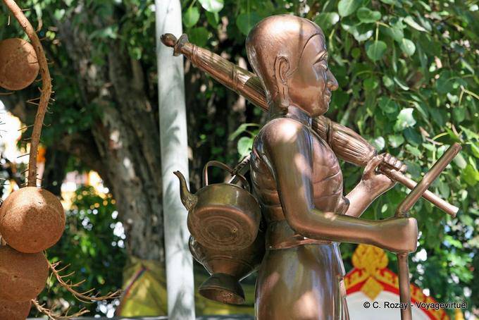 Cazuelas Estatua, Templo Chiang Mai - Tailandia