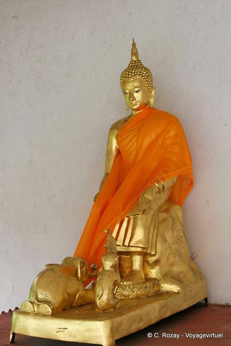 Buda miércoles (después del atardecer), Phra Pang Reerai, Chiang Mai - Tailandia