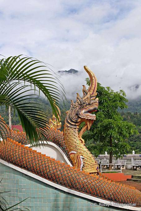 Nāga miedo, custodiar el templo de montaña a Chiang Mai - Tailandia