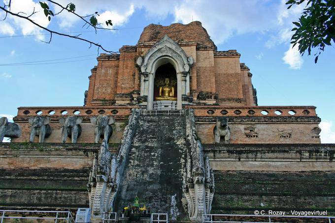 Wat Chedi Luang, Chiang Mai - Tailandia