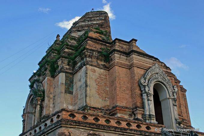 Top of the Chedi ladrillo, Wat Chedi Luang, Chiang Mai - Tailandia