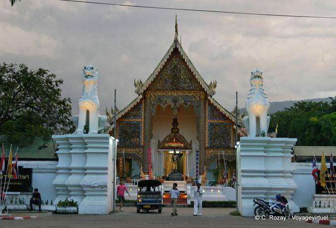 Entrada principal, Wat Phra Singh, de Chiang Mai - Tailandia