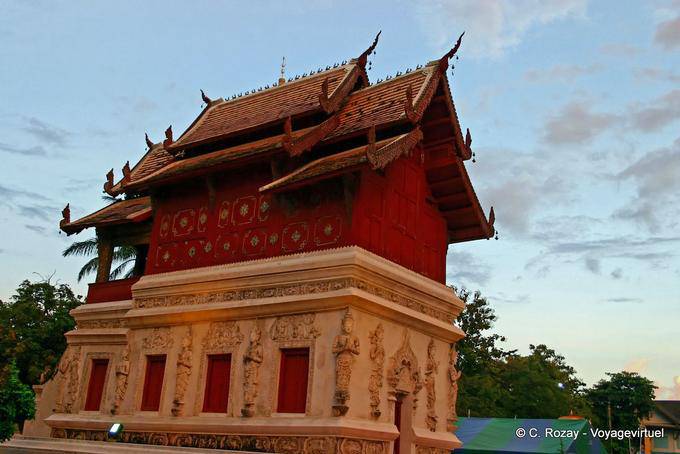 Ho Trai (biblioteca del templo), Wat Phra Singh, de Chiang Mai - Tailandia